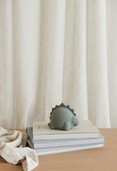 veilleuse winston liewood dino vert faune cadeau de naissance chambre enfant éco responsable
