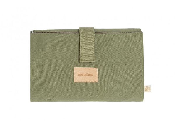 Tapis à langer imperméable Baby on the go - Olive Green - Nobodinoz - Crealoca