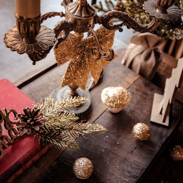 Champignons en mousse paillettes or x7 - De 3,5 à 6,5 cm - Artyfêtes décoration de table noël