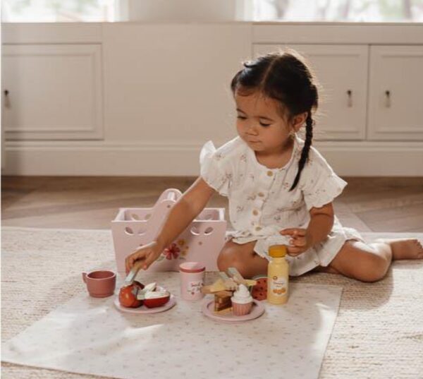 Découvrez notre sélection de jouets et cadeaux de naissance ainsi que des idées de cadeaux pour toute la famille